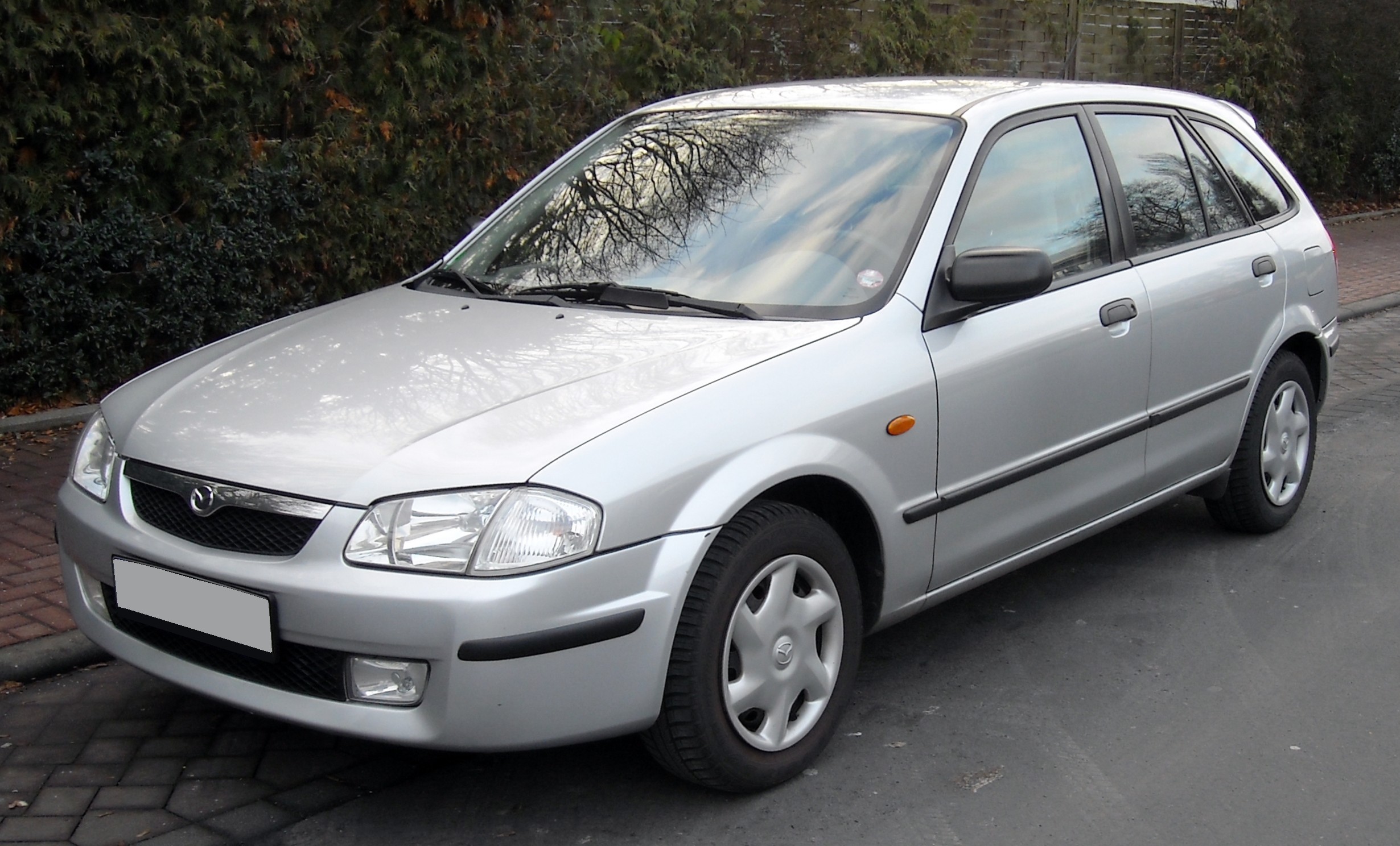MAZDA 323 BJ 1998-